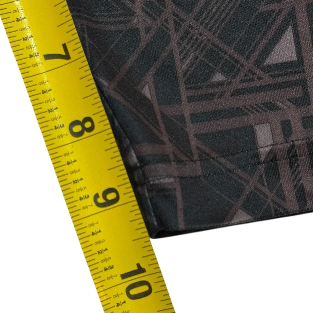 Under Armour Athletic Shorts Men's Large Black Geometric Print Loose Fit Retro